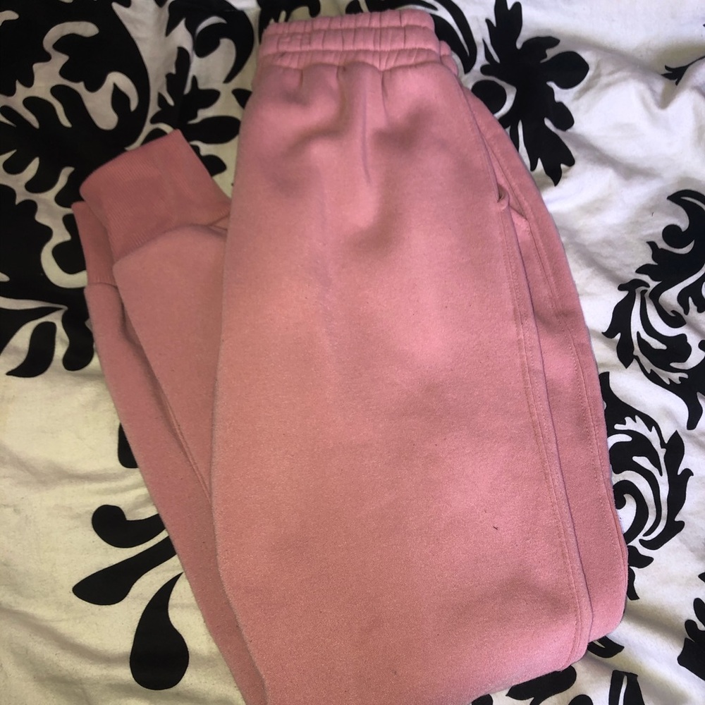 Pink sweatpants - Picture 2 of 3